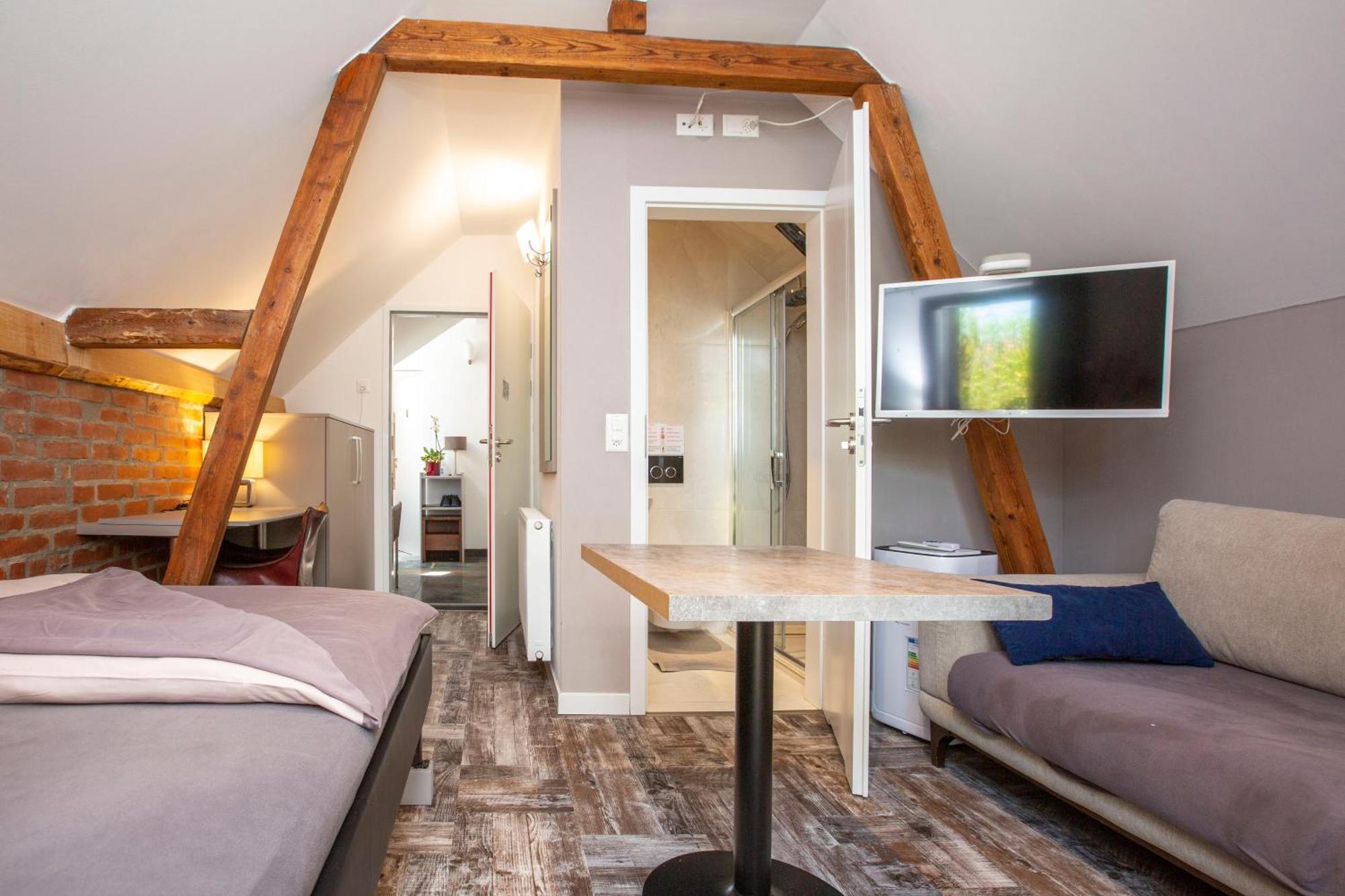 Bnb Comfort Guesthouse Olten - Lostorf Luaran gambar